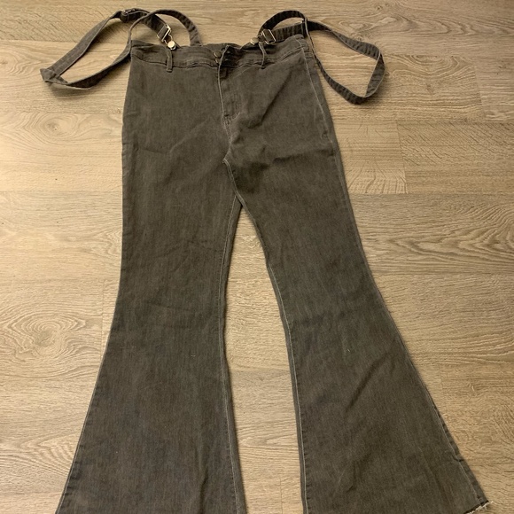 Fashion Nova Flared Grey Jeans - Picture 2 of 3